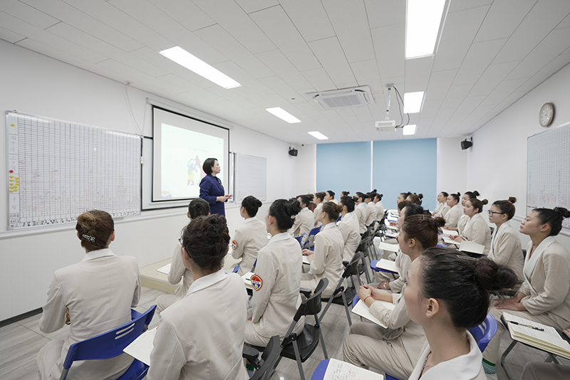 到哪里學(xué)美容？多途徑開啟美麗事業(yè)